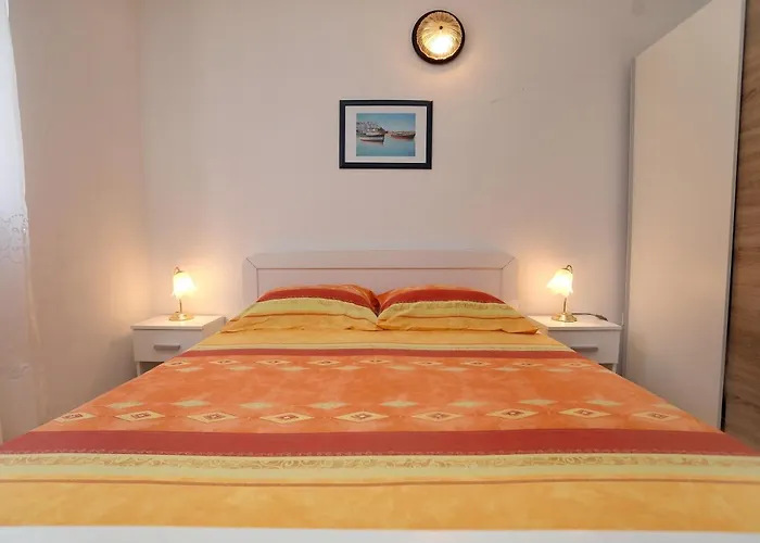 8 Apartman *